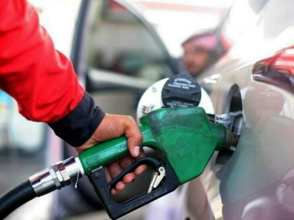 Government Cuts Petrol Price by Rs1/Litre, Raises HSD by Rs3.37/Litre